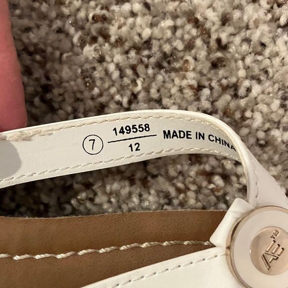 American Eagle Outfitters Tan and Cream Sandals - Picture 3 of 7